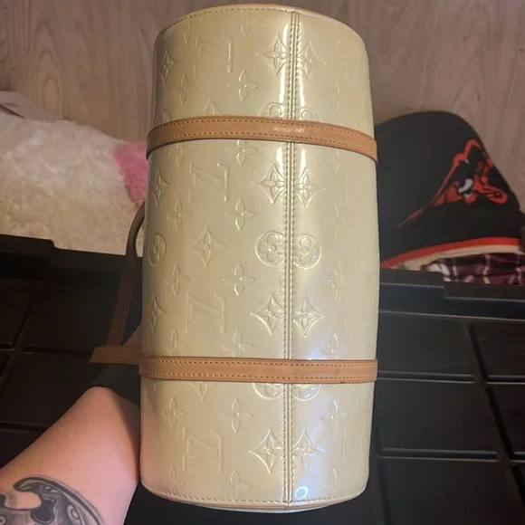 Lv Purse - Picture 2 of 11